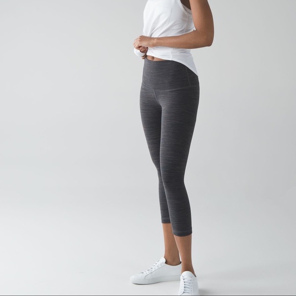 Lululemon Wunder Under Crop (Hi-Rise) - Picture 1 of 4